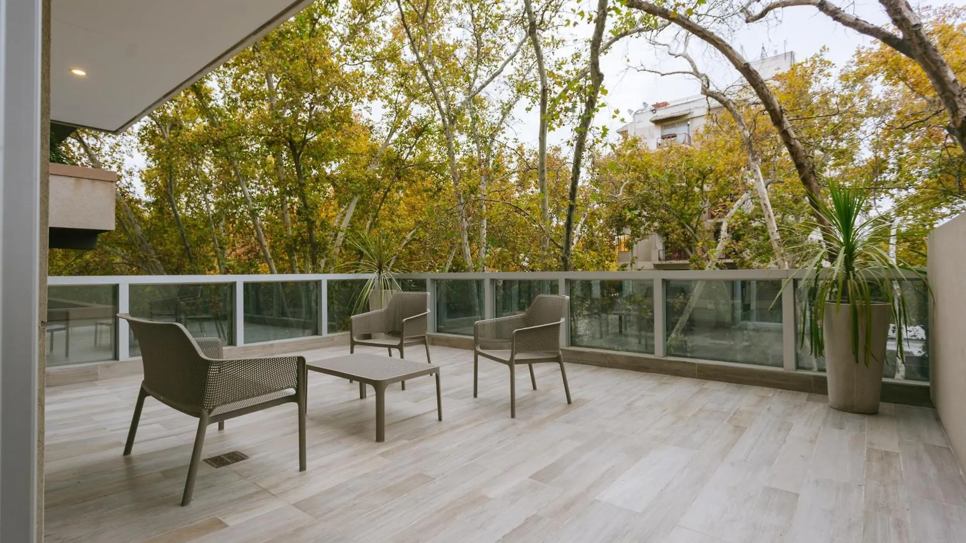 Le Montreal Apartments 门多萨