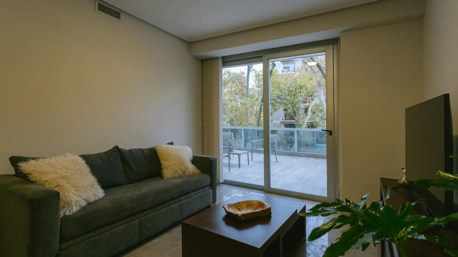 Le Montreal Apartments 门多萨